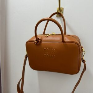 [국내배송]미우미우 탑핸들 토트백 가죽 토트백