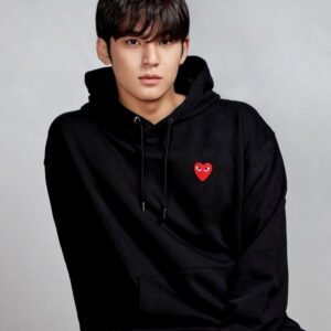 [국내배송]꼼데가르송 레드 패치 커플 후드