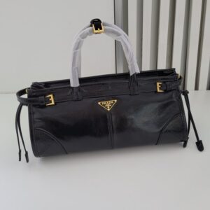 [국내배송]프라다 미디엄 가죽 핸드 백