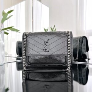 [국내배송]생로랑 니키백 미듐 블랙