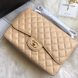 [국내배송]샤넬 클래식 플랩백 캐비어 베이지 금장 라지 A58600