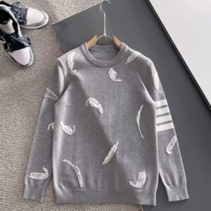 [국내배송]톰브라운 2025ss TB 깃털자수 니트