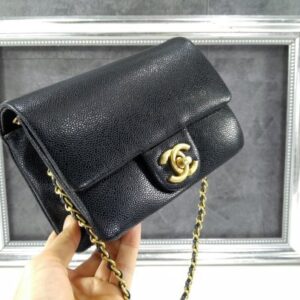 [국내배송]샤넬 미니 플랩 백 유광 그레인드 카프스킨, 골드 메탈 블랙