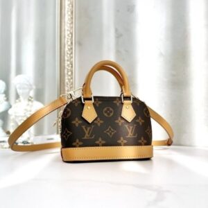 [국내배송]루이비통 모노그램 나노 알마 M82717