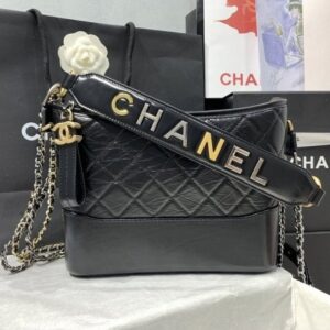 [국내배송]샤넬 가브리엘 호보백 뉴미듐 AS1582