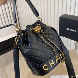 [국내배송]샤넬 로고 버킷백