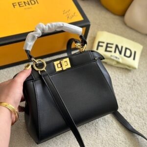 [국내배송]펜디 몬스터 아이즈 피카부백