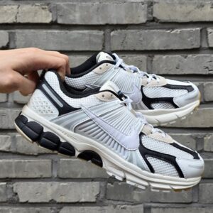 [국내배송]나이키 줌보메로5 라이트 본 앤 블랙